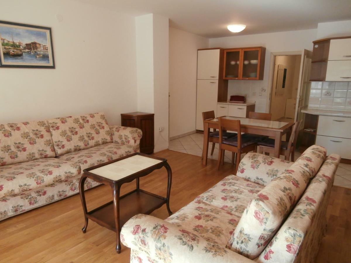 Apartamento Miki Poreč Exterior foto